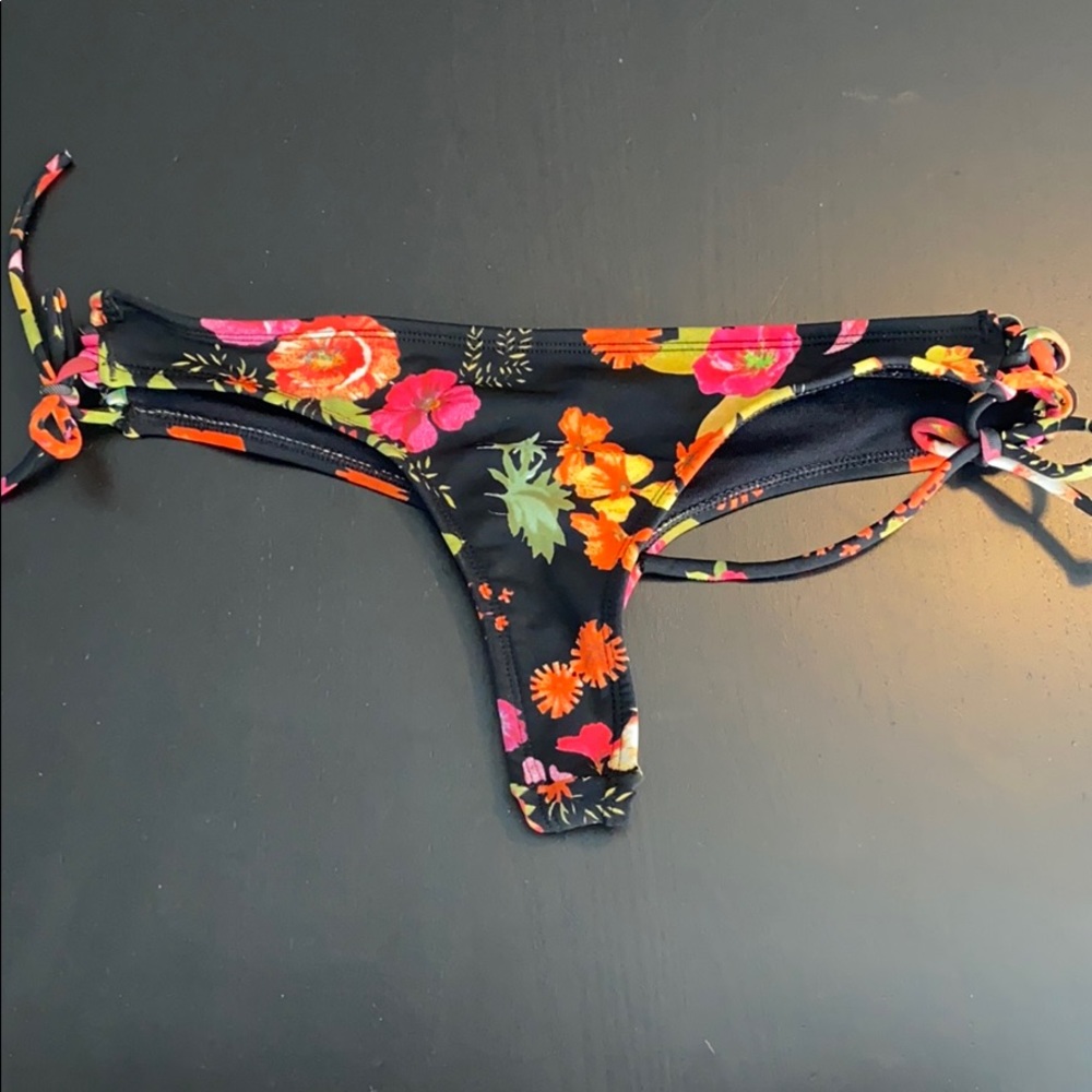 Pakaloha bikini bottom